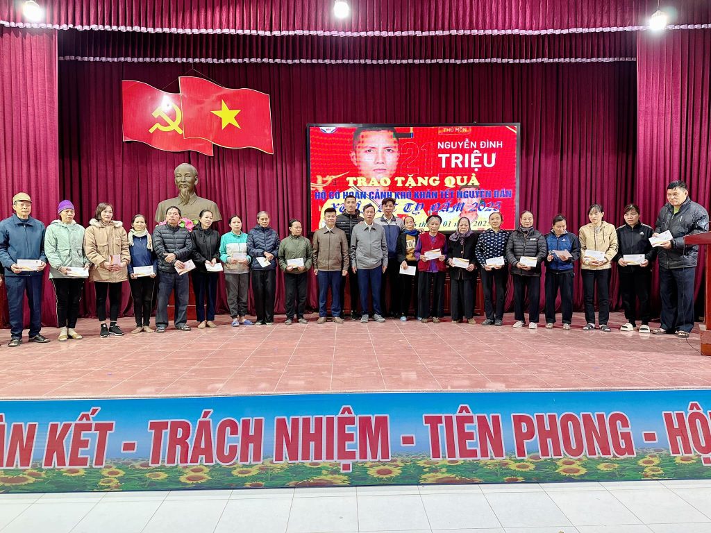 Hành động đẹp của thủ môn ĐT Việt Nam 1