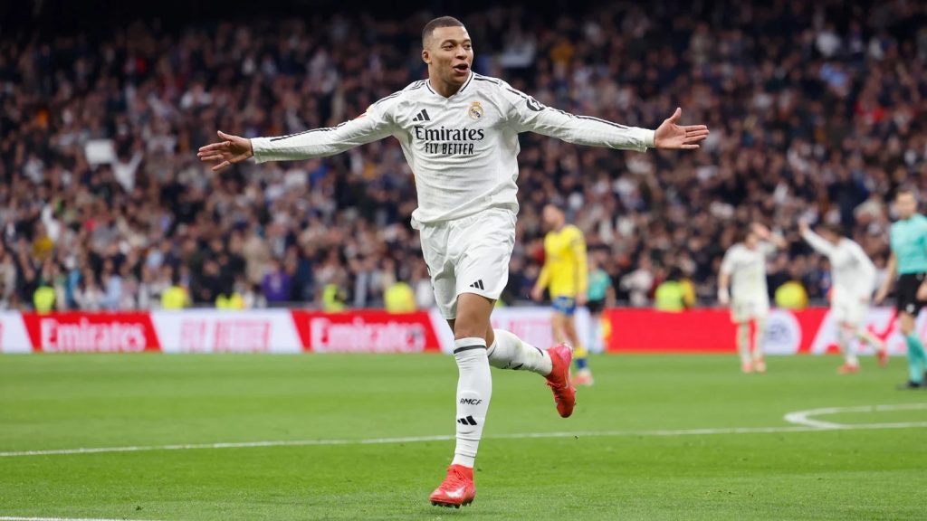 Mbappe đuổi kịp thành tích ghi bàn của Ronaldo béo tại Real 1