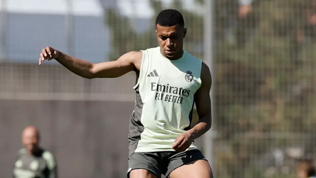 Real Madrid cập nhật tình hình sức khỏe của Mbappe
